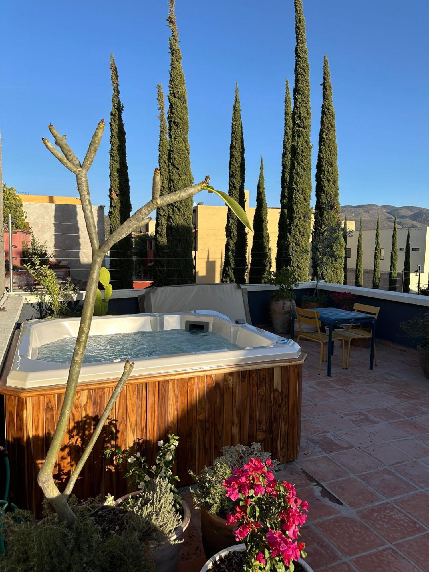 Rooftop Jacuzzi! Country-Style 4 Bedroom Cottage San Miguel de Allende Exterior foto